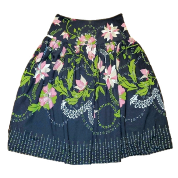 COVINGTON Size 8 black midi skirt with pink flowers - Picture 2 of 13